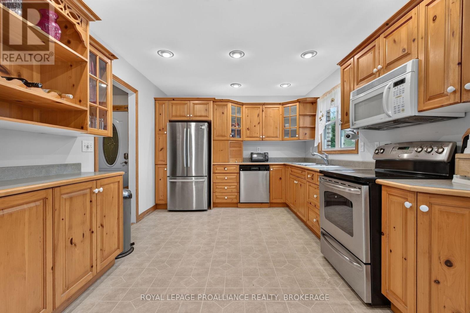 1246 TOWNLINE ROAD - 11