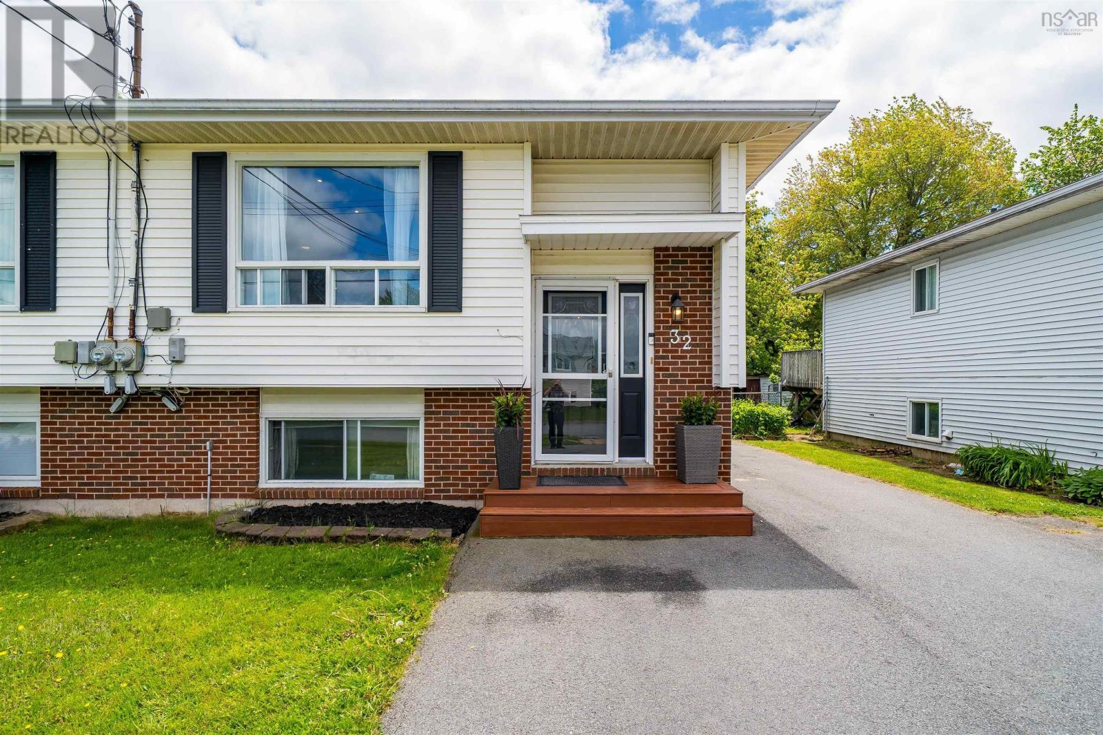 Property photo of 32 Merrimac Drive