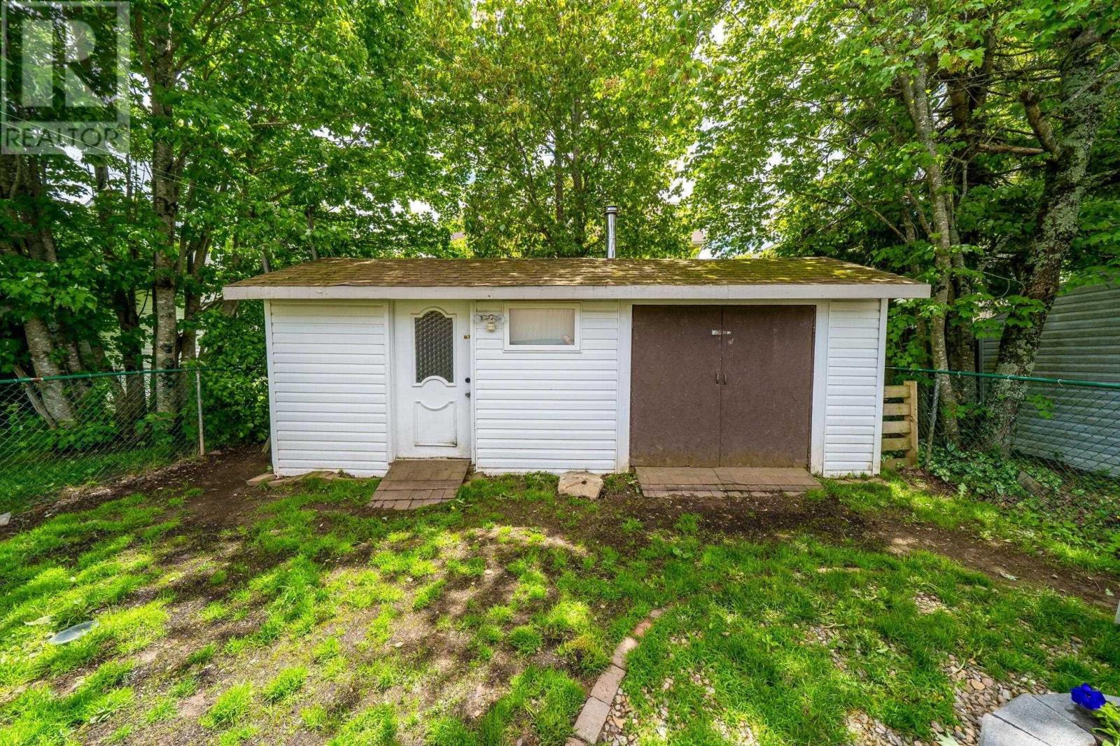 Property 26 of 33 of 32 Merrimac Drive