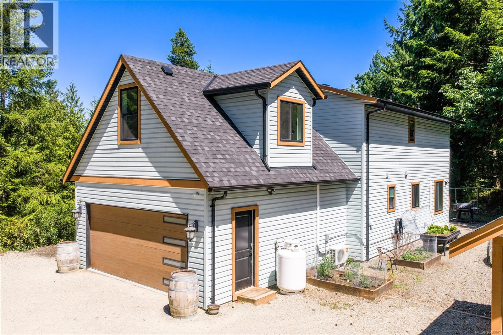 1691 Meadowood Way, Qualicum Beach