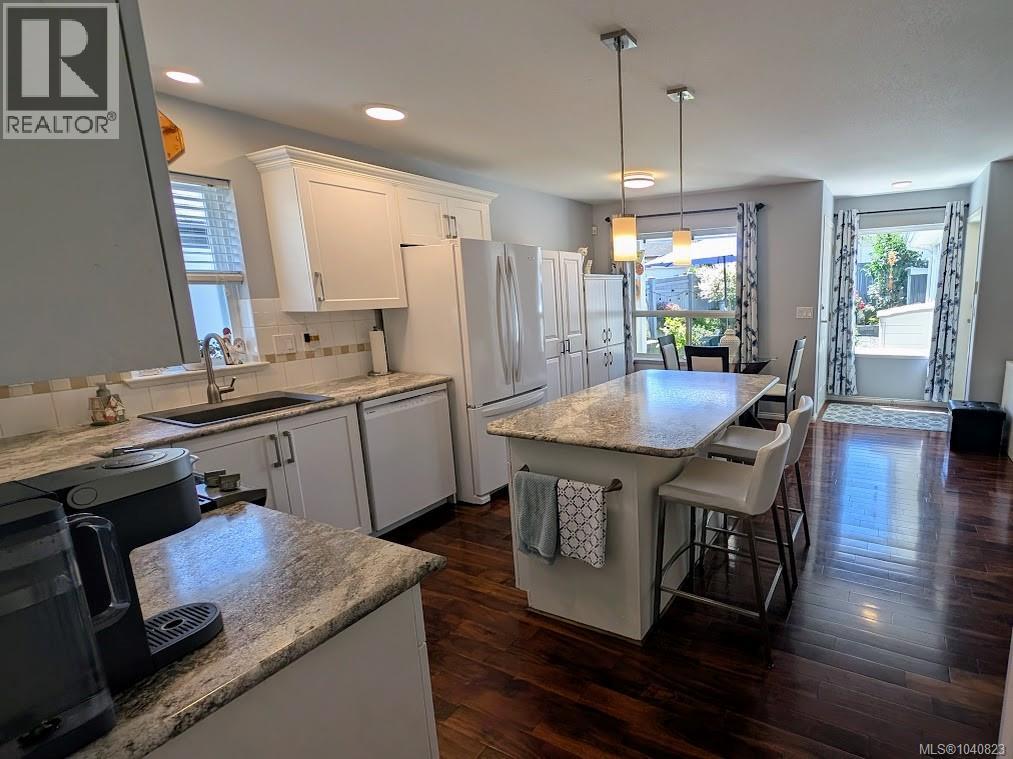 886 Stanhope Rd - 21