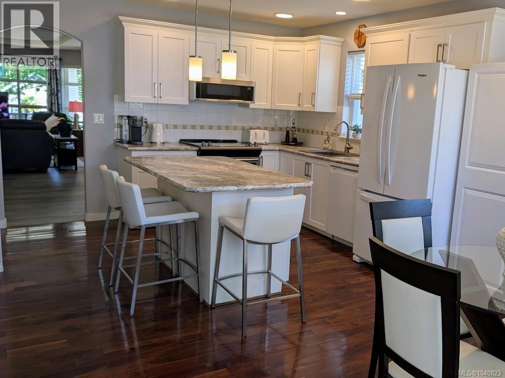 886 Stanhope Rd - 4