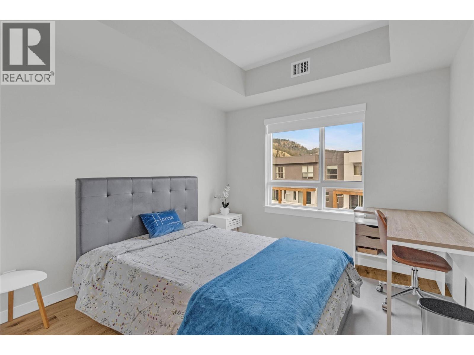 #417 722 Valley Road - 17