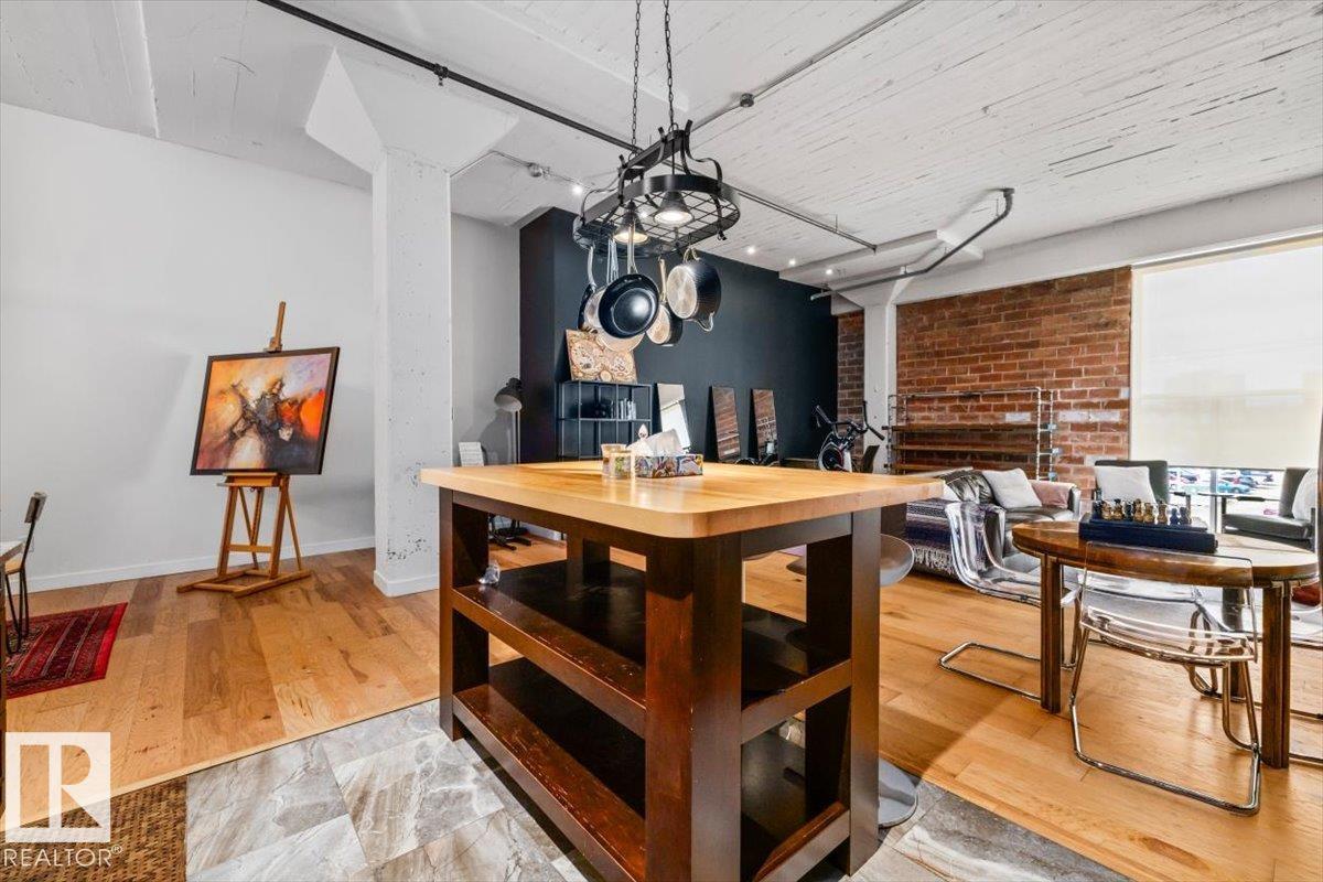 #237 10309 107 ST NW - 11