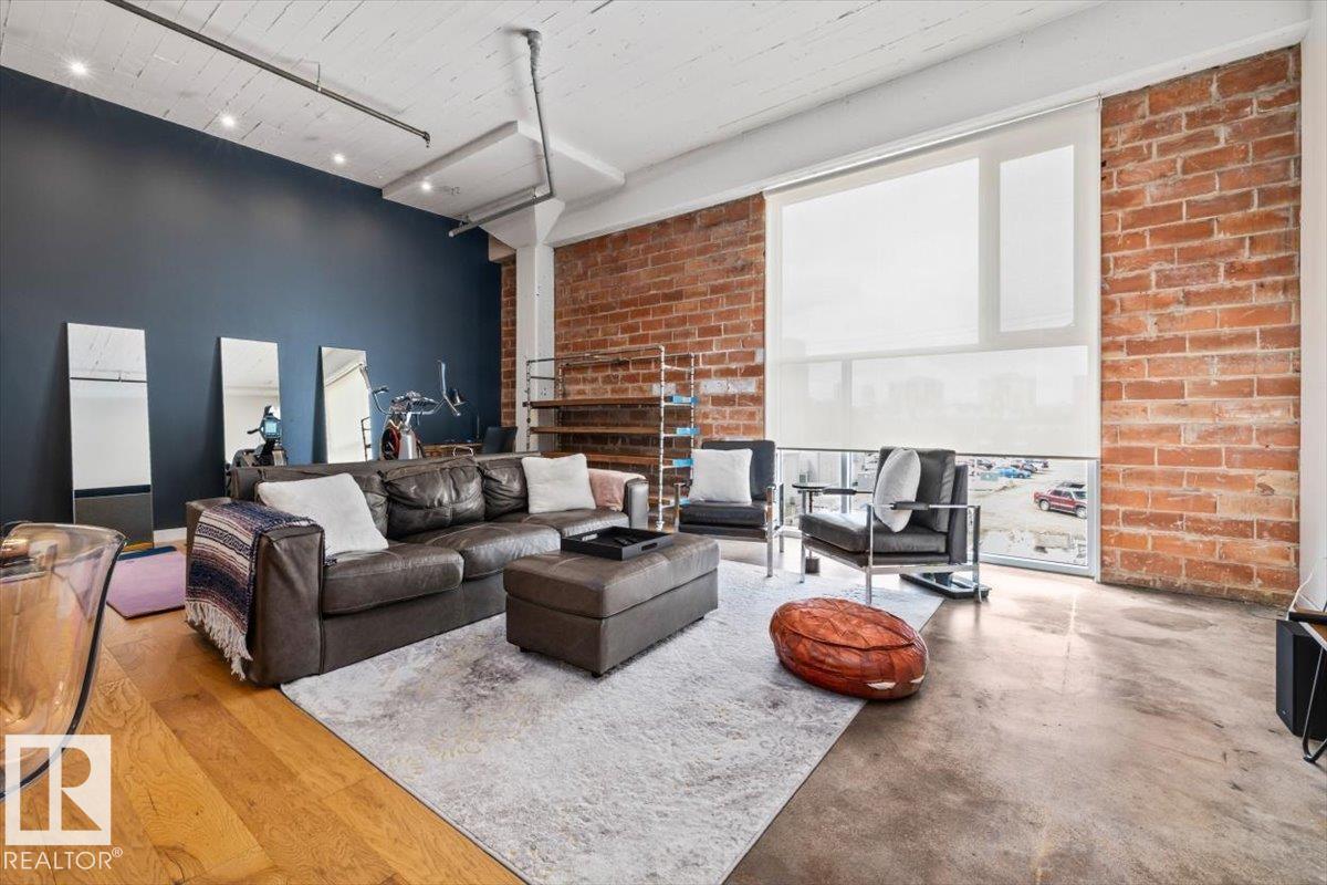 #237 10309 107 ST NW - 17
