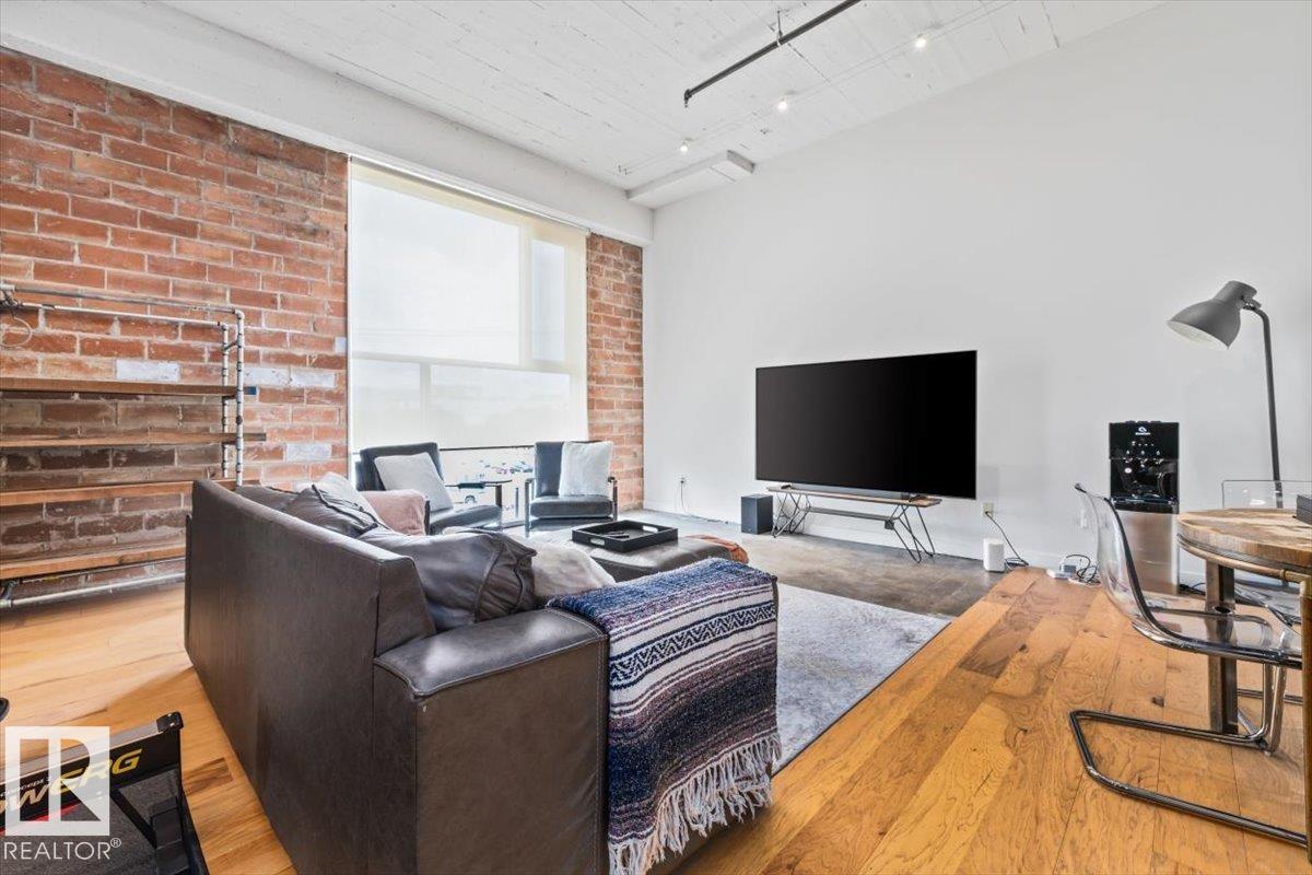 #237 10309 107 ST NW - 19