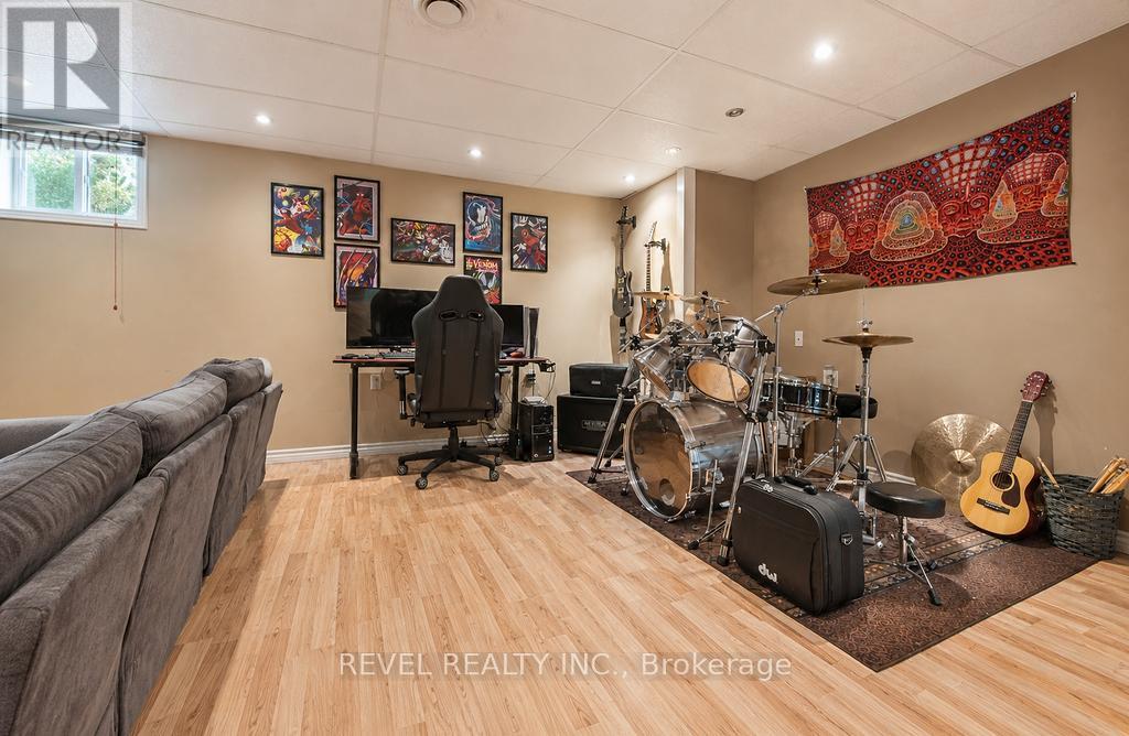 284 JOSEPH STREET - 22