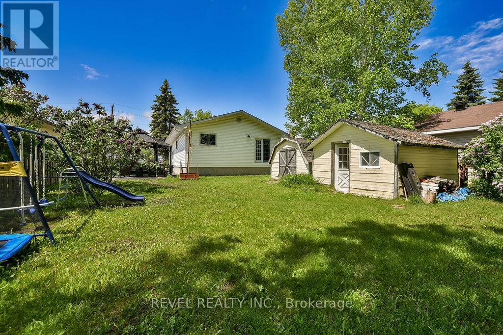 284 JOSEPH STREET - 32