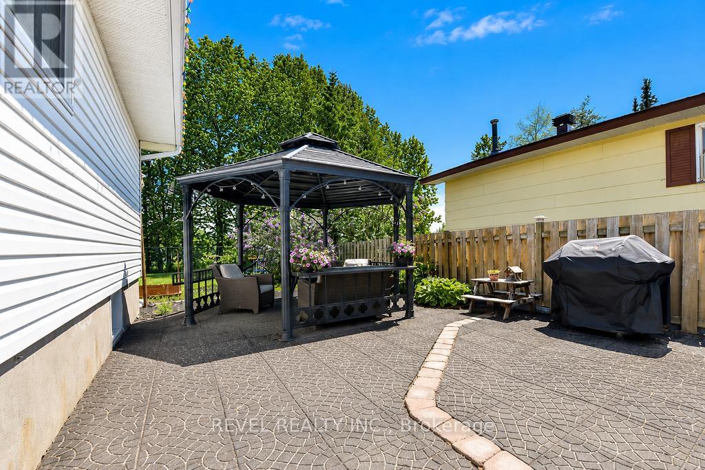 284 JOSEPH STREET - 33