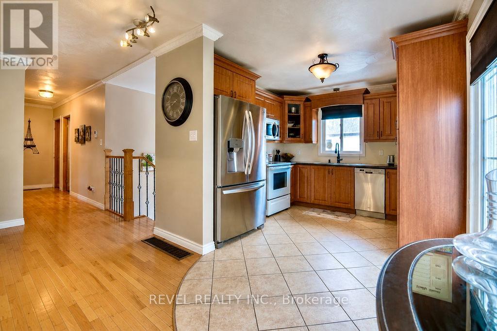 284 JOSEPH STREET - 7