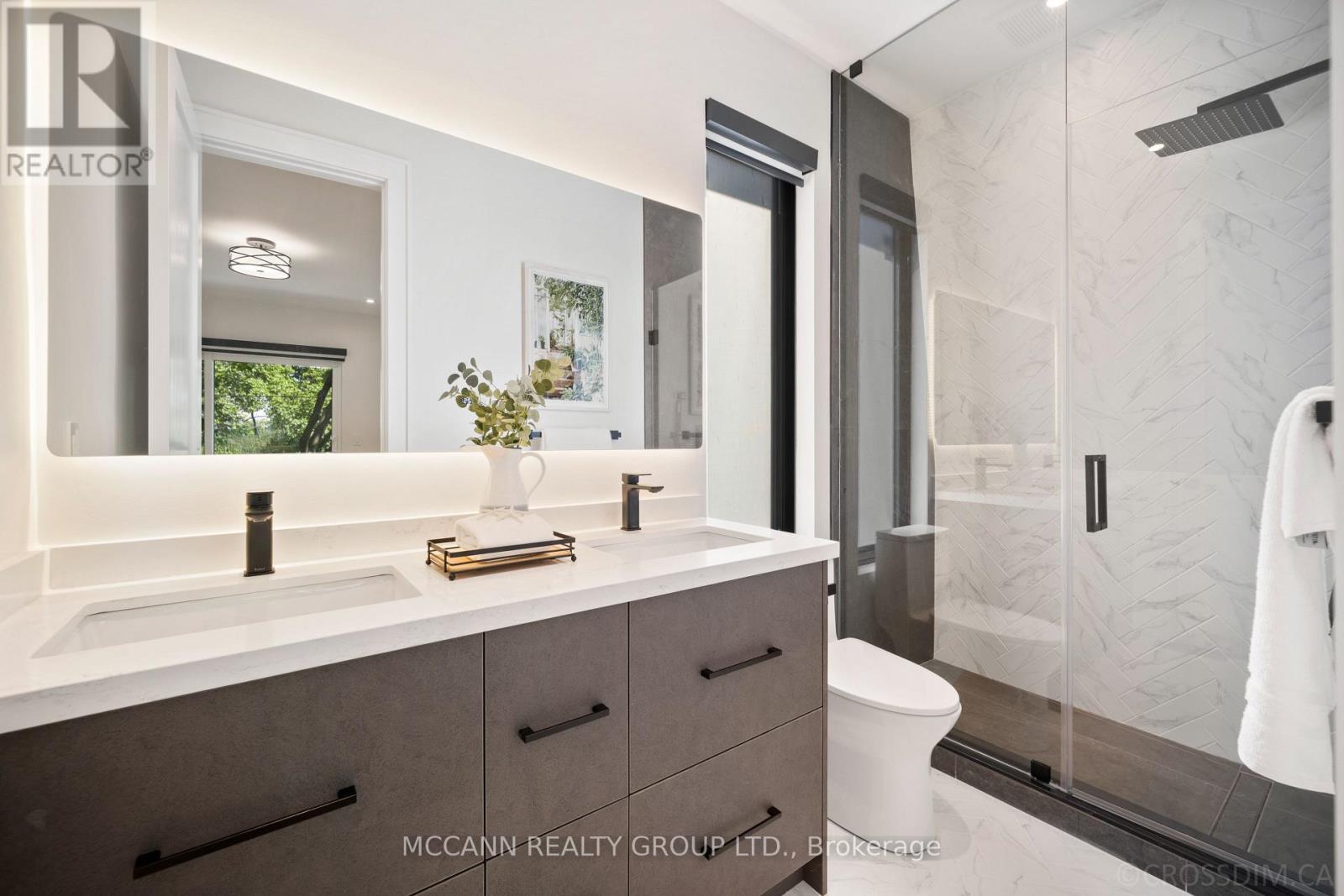 311 WYCHWOOD AVENUE - 35