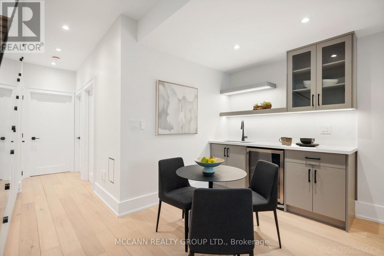 311 WYCHWOOD AVENUE - 41