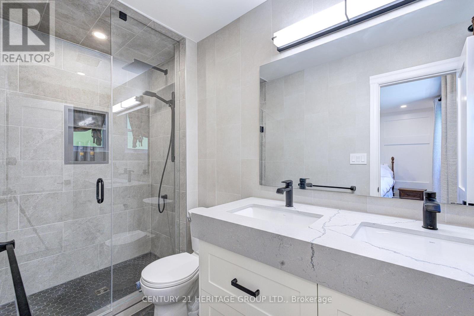 5 TOTTENHAM COURT - 20