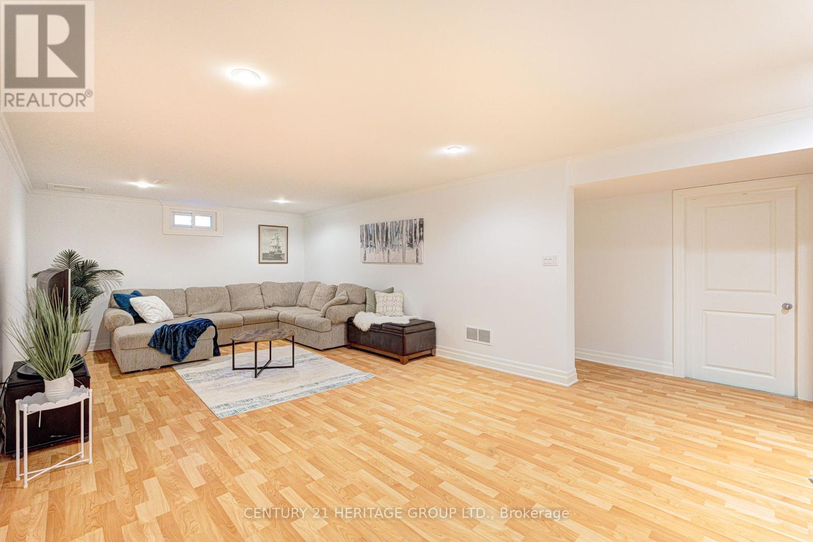 5 TOTTENHAM COURT - 31