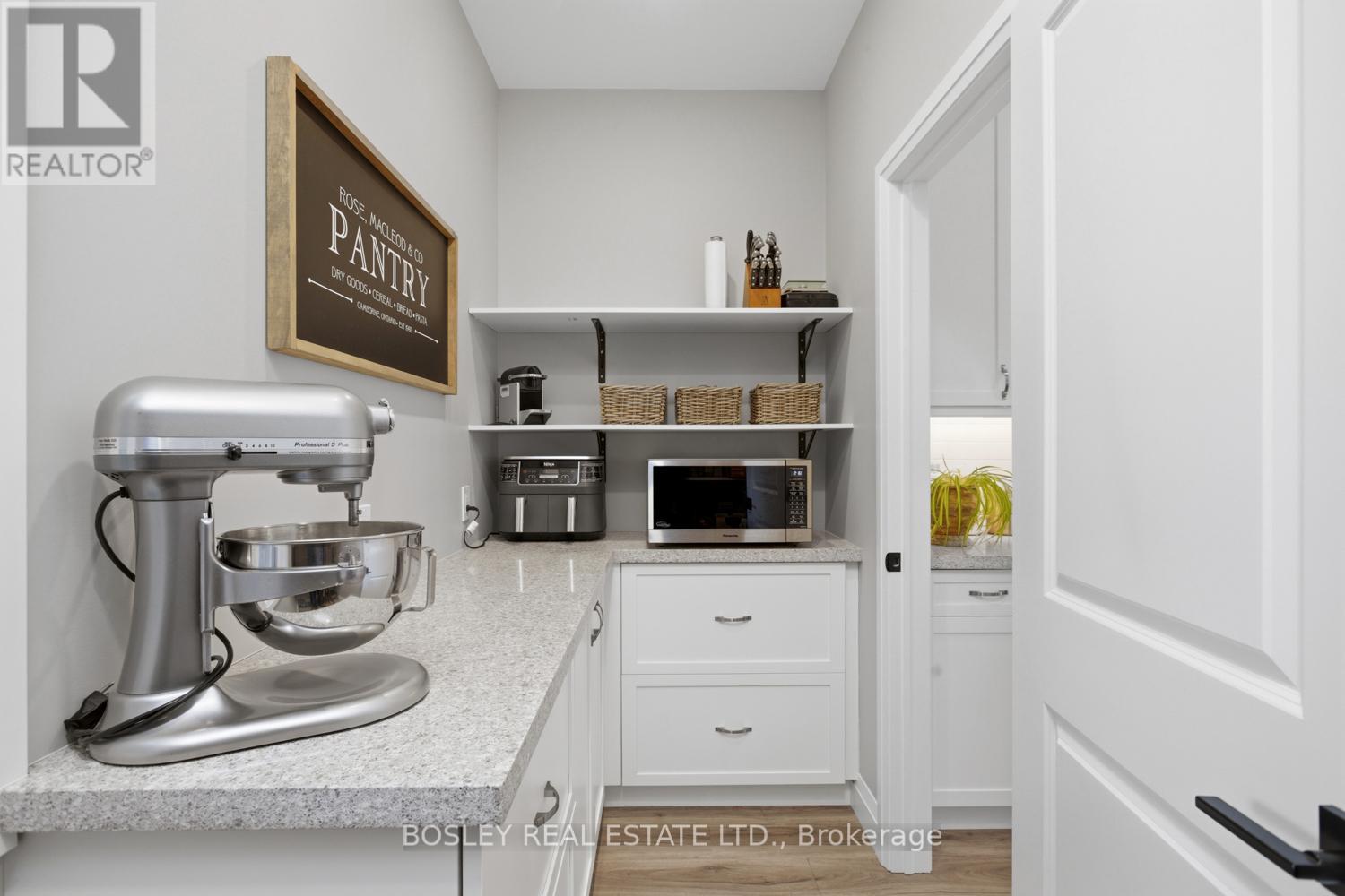 3922 KENNEDY ROAD - 20
