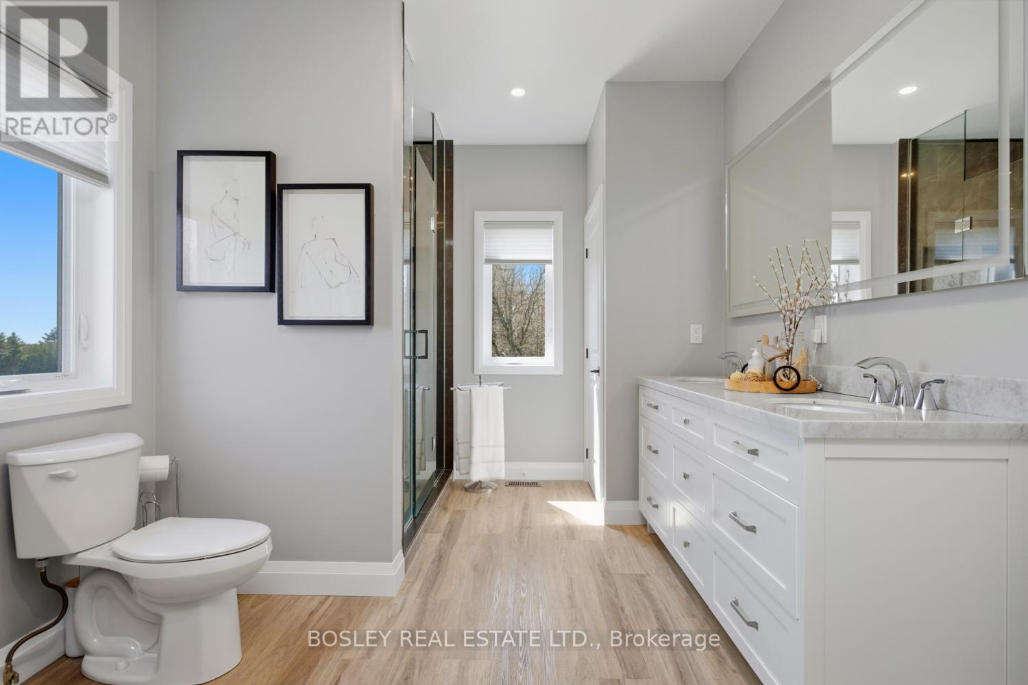 3922 KENNEDY ROAD - 24