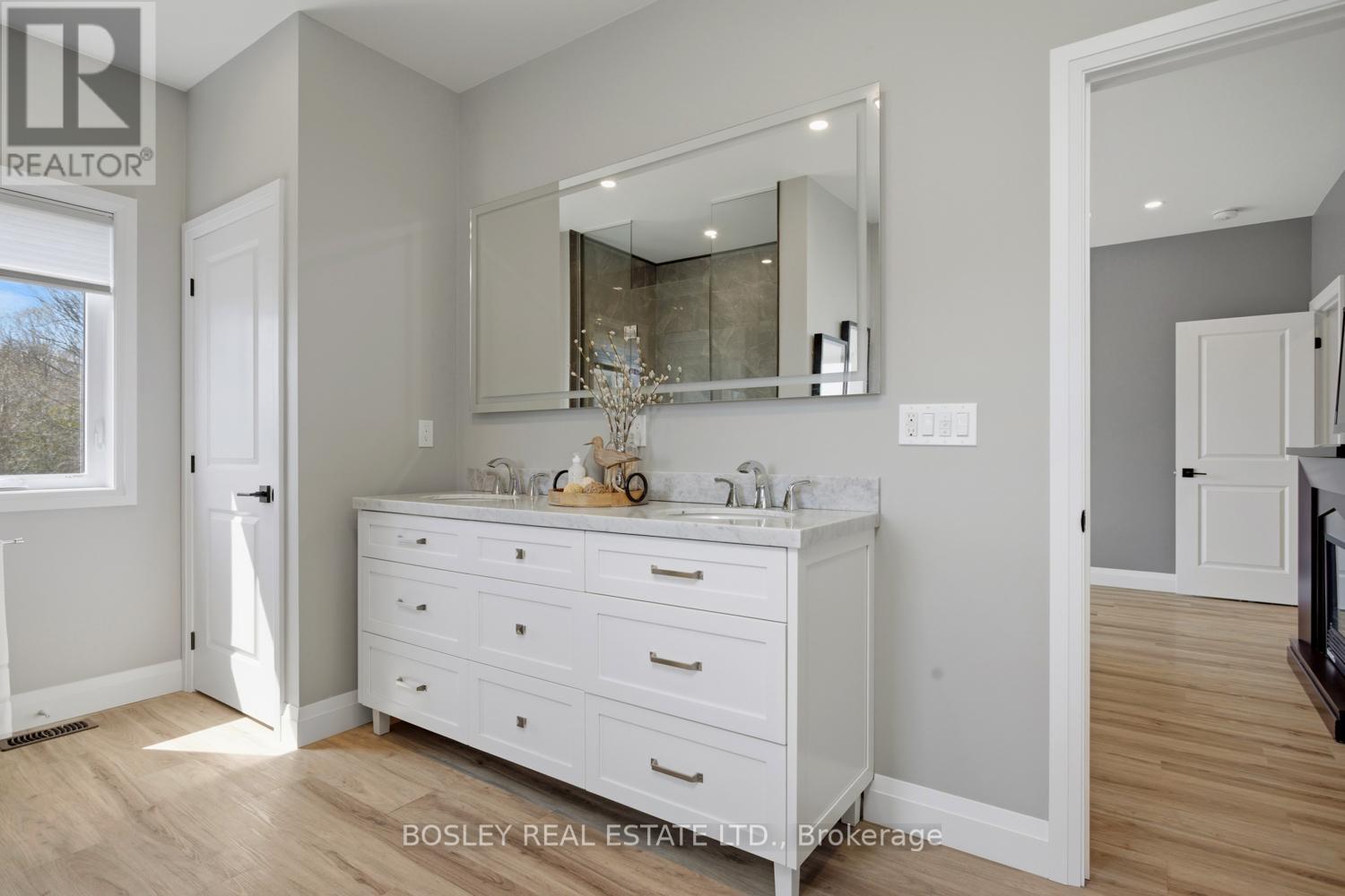 3922 KENNEDY ROAD - 25