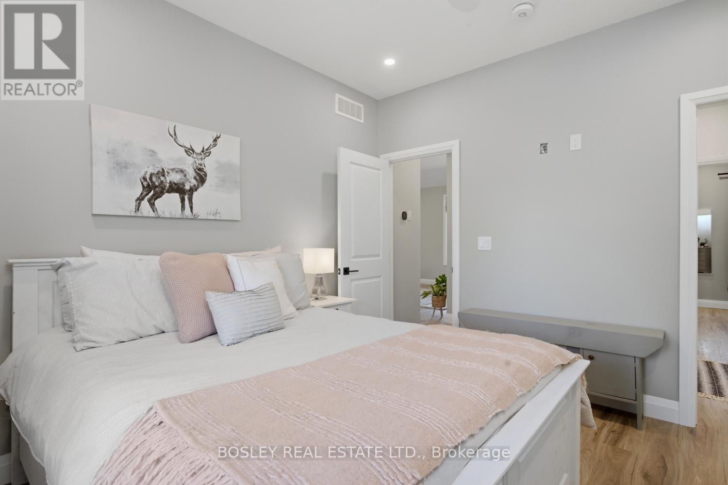 3922 KENNEDY ROAD - 27