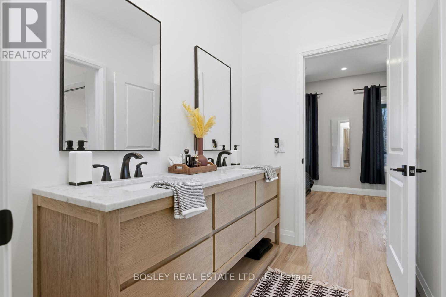 3922 KENNEDY ROAD - 31