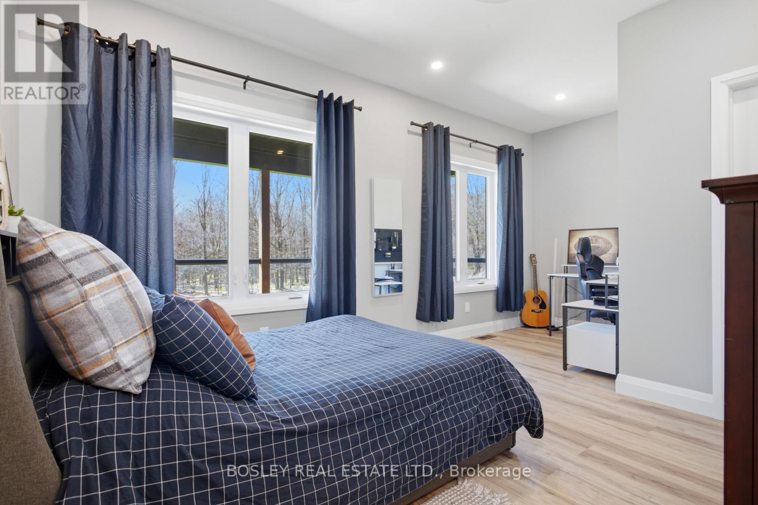 3922 KENNEDY ROAD - 30