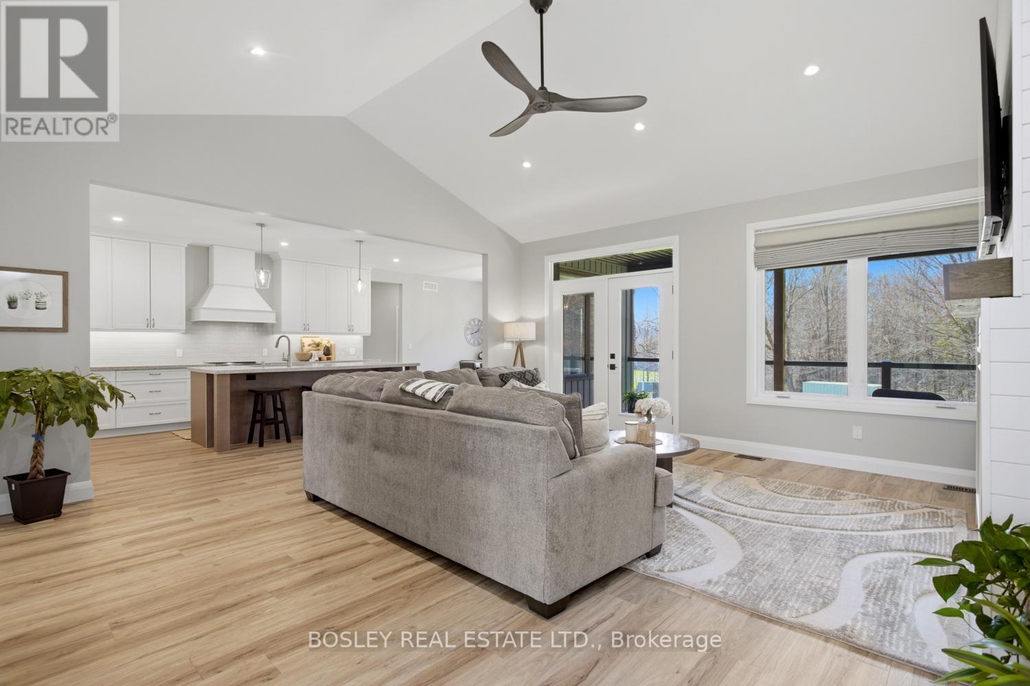 3922 KENNEDY ROAD - 7