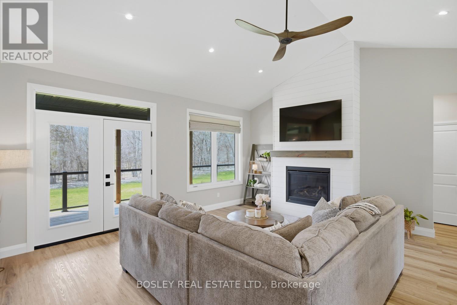 3922 KENNEDY ROAD - 8