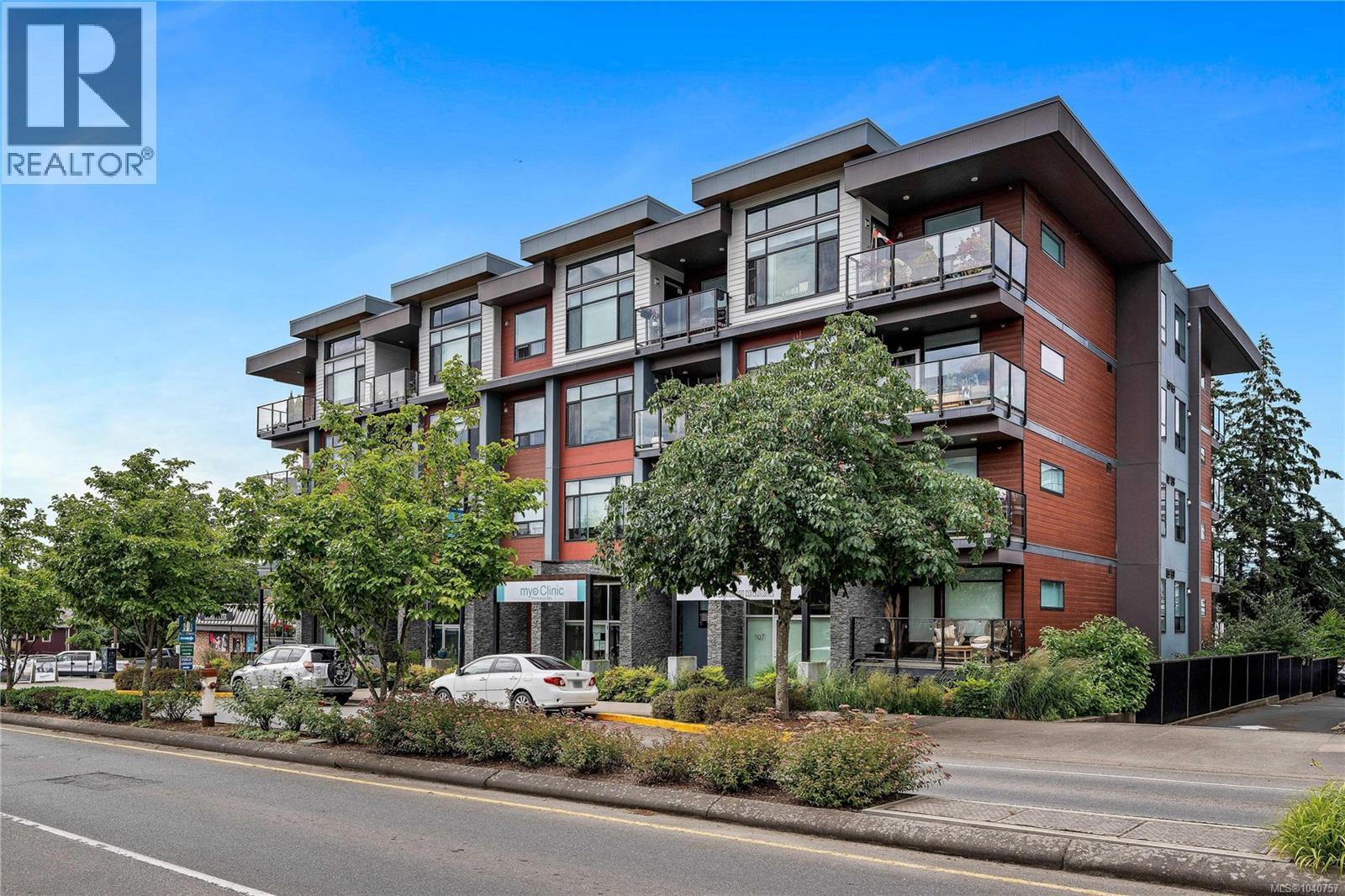#201 7162 West Saanich Rd - 1
