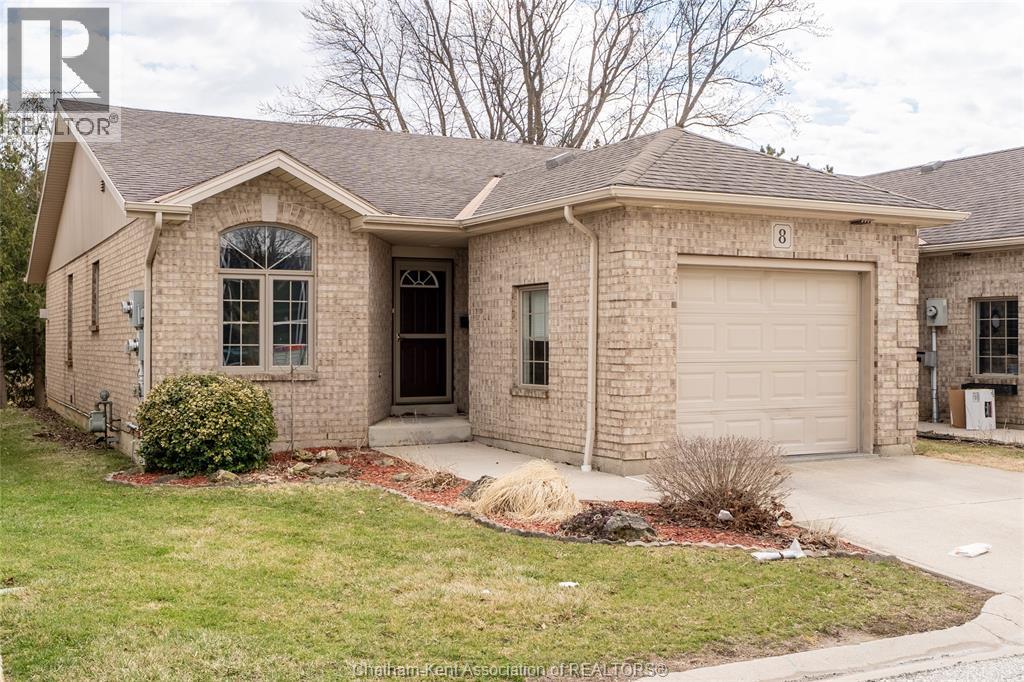 8 MCINTOSH AVENUE - 1