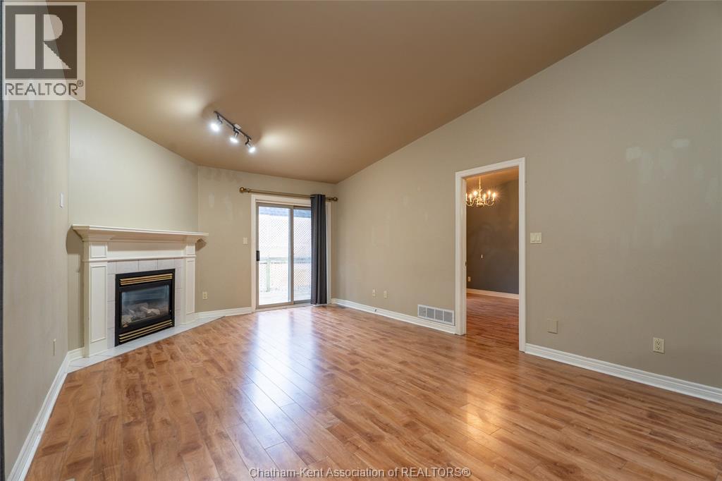 8 MCINTOSH AVENUE - 14