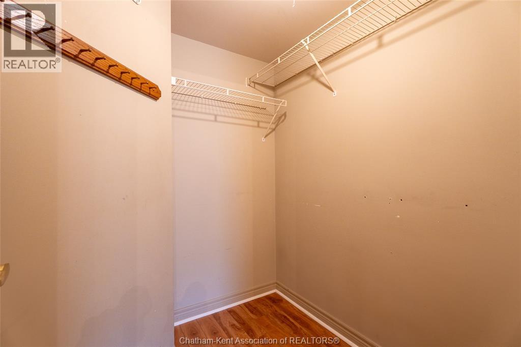 8 MCINTOSH AVENUE - 19