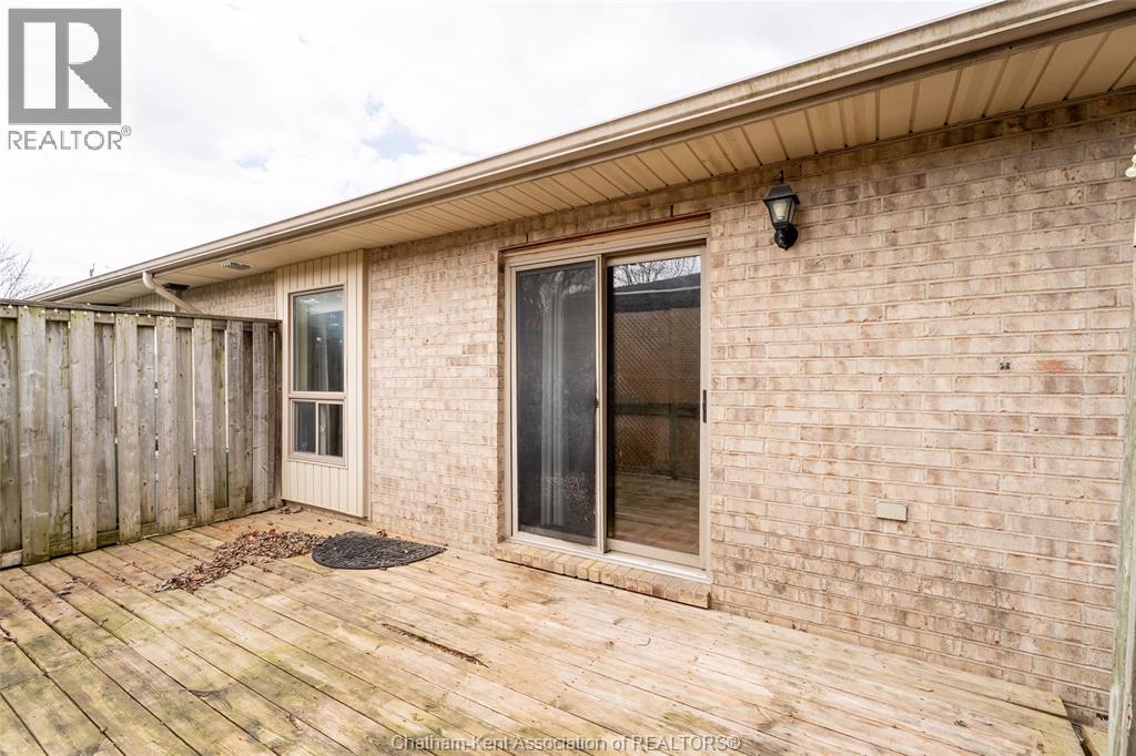 8 MCINTOSH AVENUE - 42