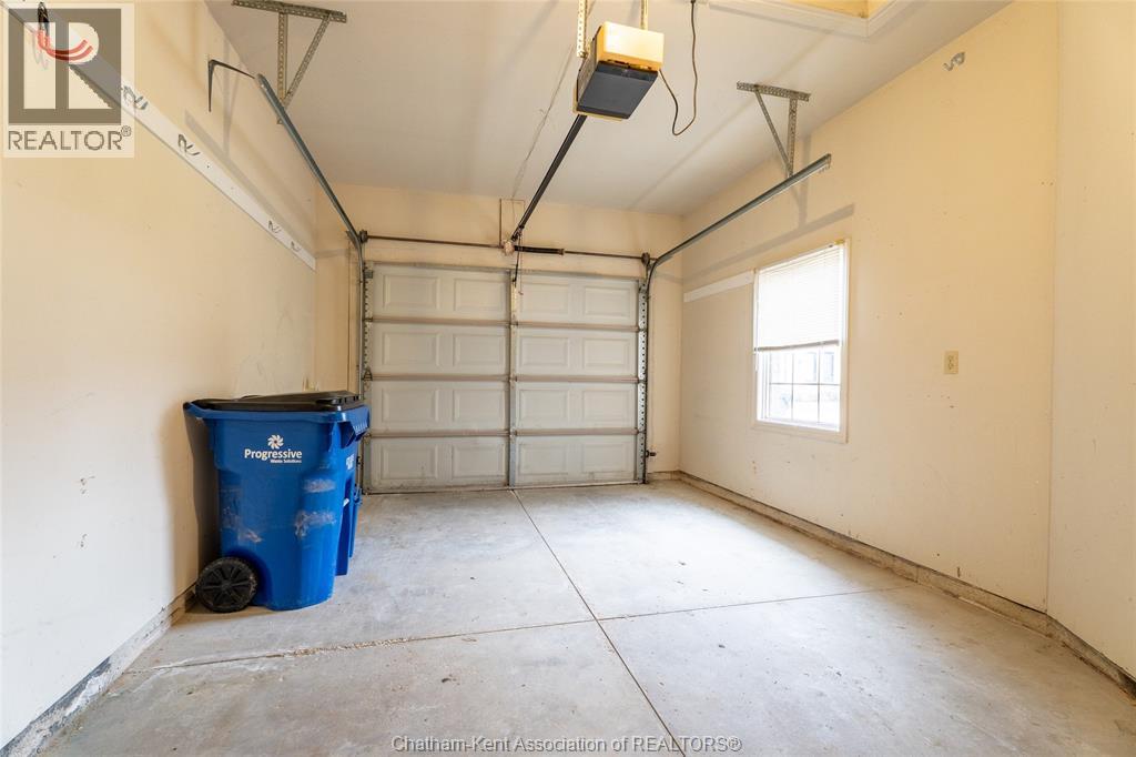 8 MCINTOSH AVENUE - 38
