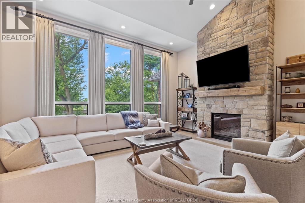 261 RUGGABER DRIVE - 8