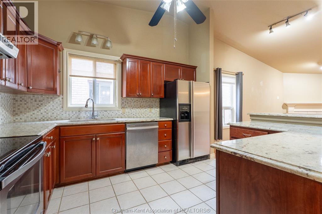 8 MCINTOSH AVENUE - 10