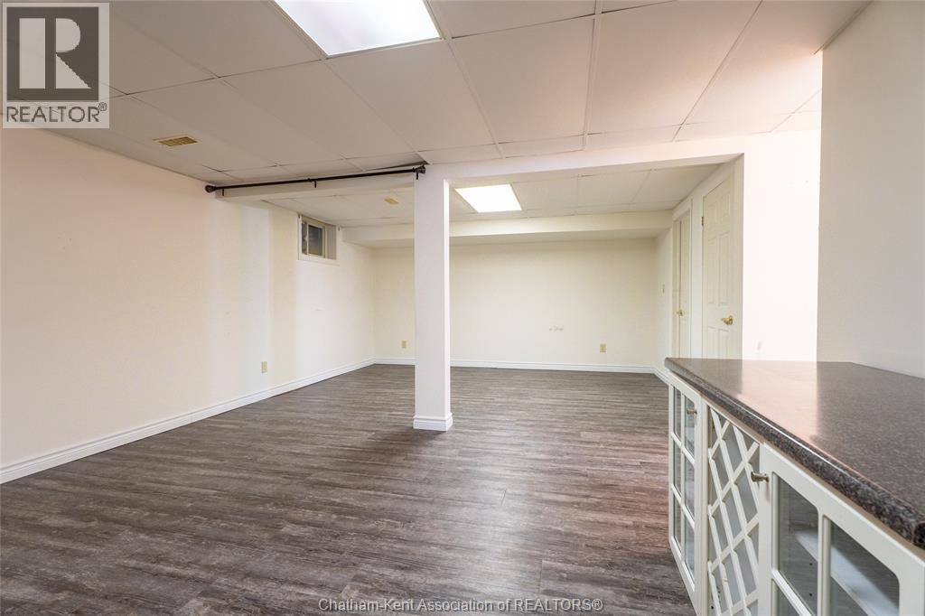 8 MCINTOSH AVENUE - 29