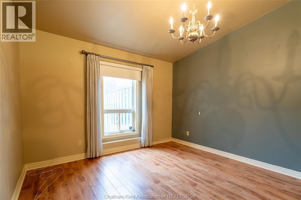 8 MCINTOSH AVENUE - 15