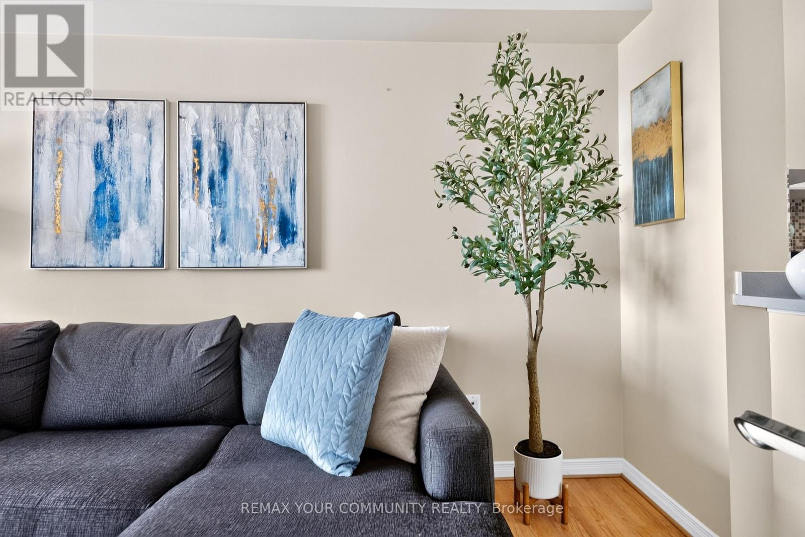 #721 3 ELLESMERE STREET - 11