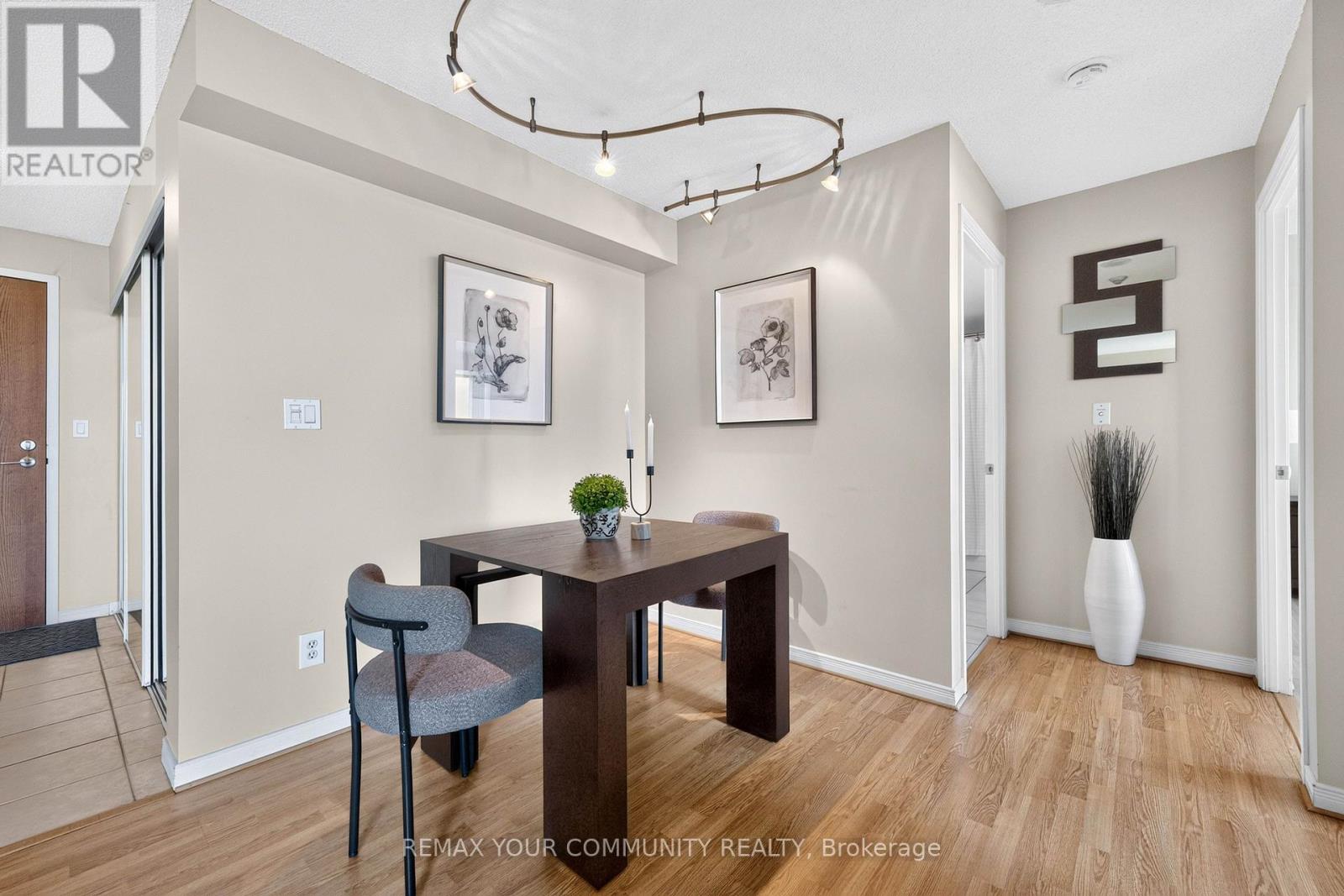 #721 3 ELLESMERE STREET - 16
