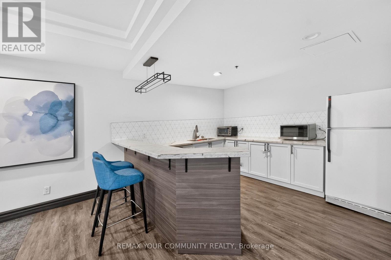 #721 3 ELLESMERE STREET - 37