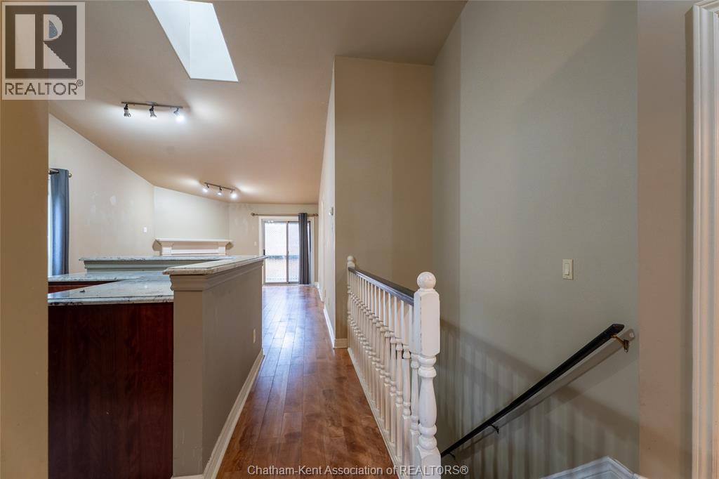 8 MCINTOSH AVENUE - 6