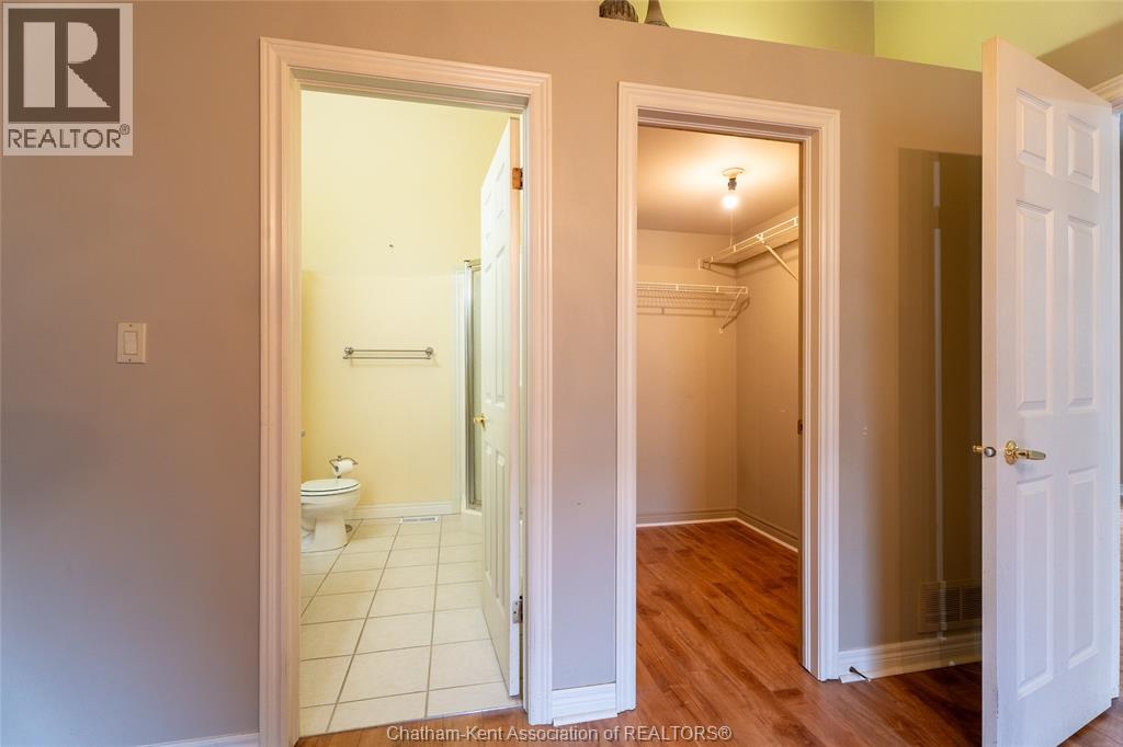 8 MCINTOSH AVENUE - 18