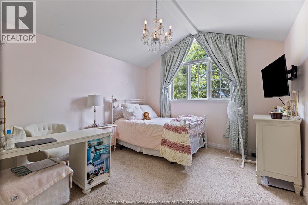 261 RUGGABER DRIVE - 35
