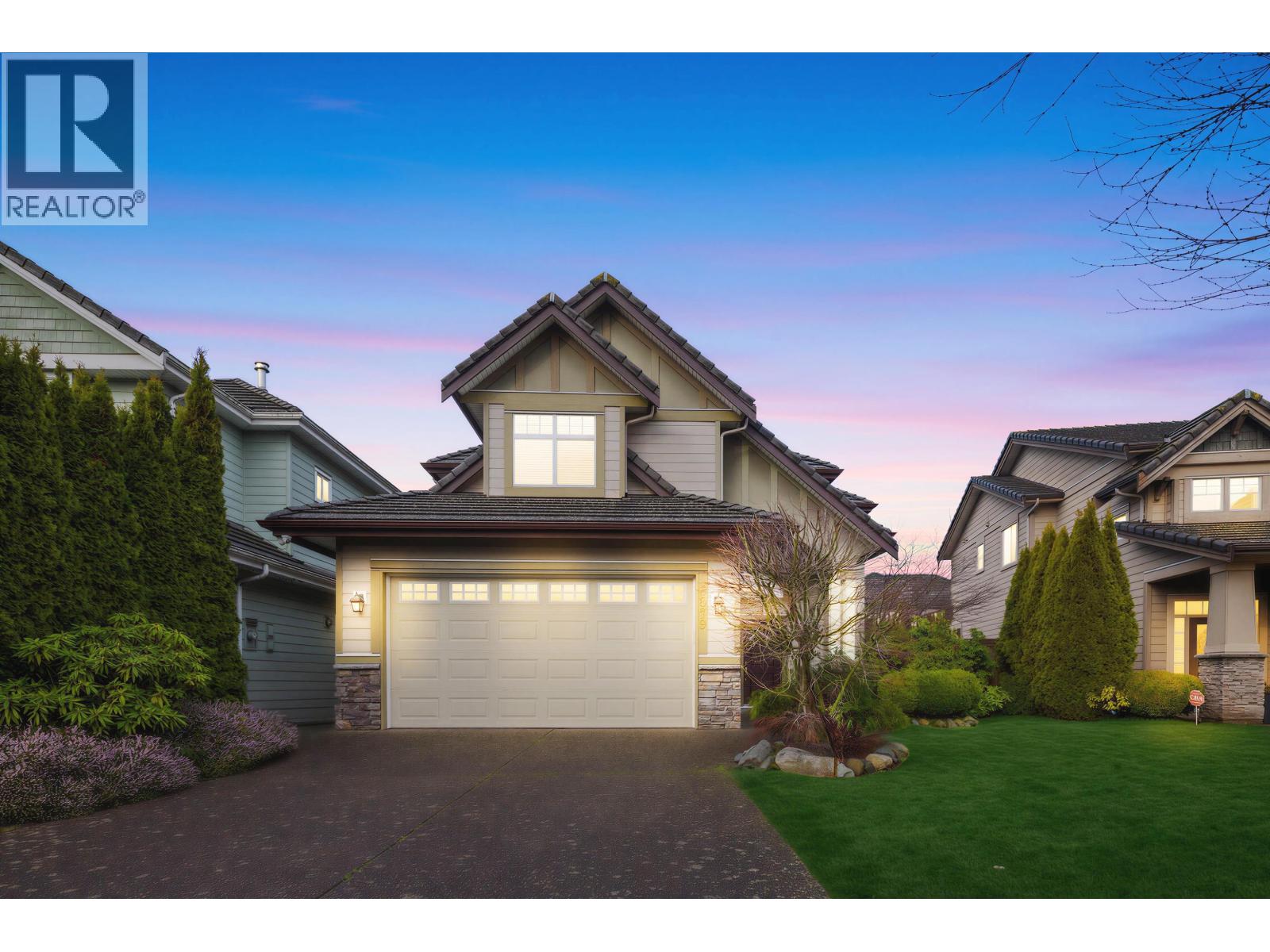 6079 DUNSMUIR CRESCENT