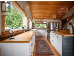Laundry room - 1772 Vancouver Blvd, Savary Island, BC V0N2G0 Photo 11