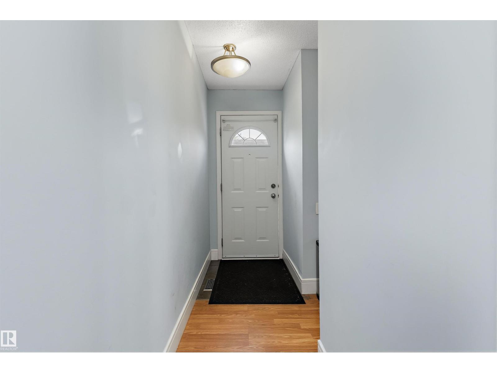 113 MAYFAIR MEWS ME NW — photo 8