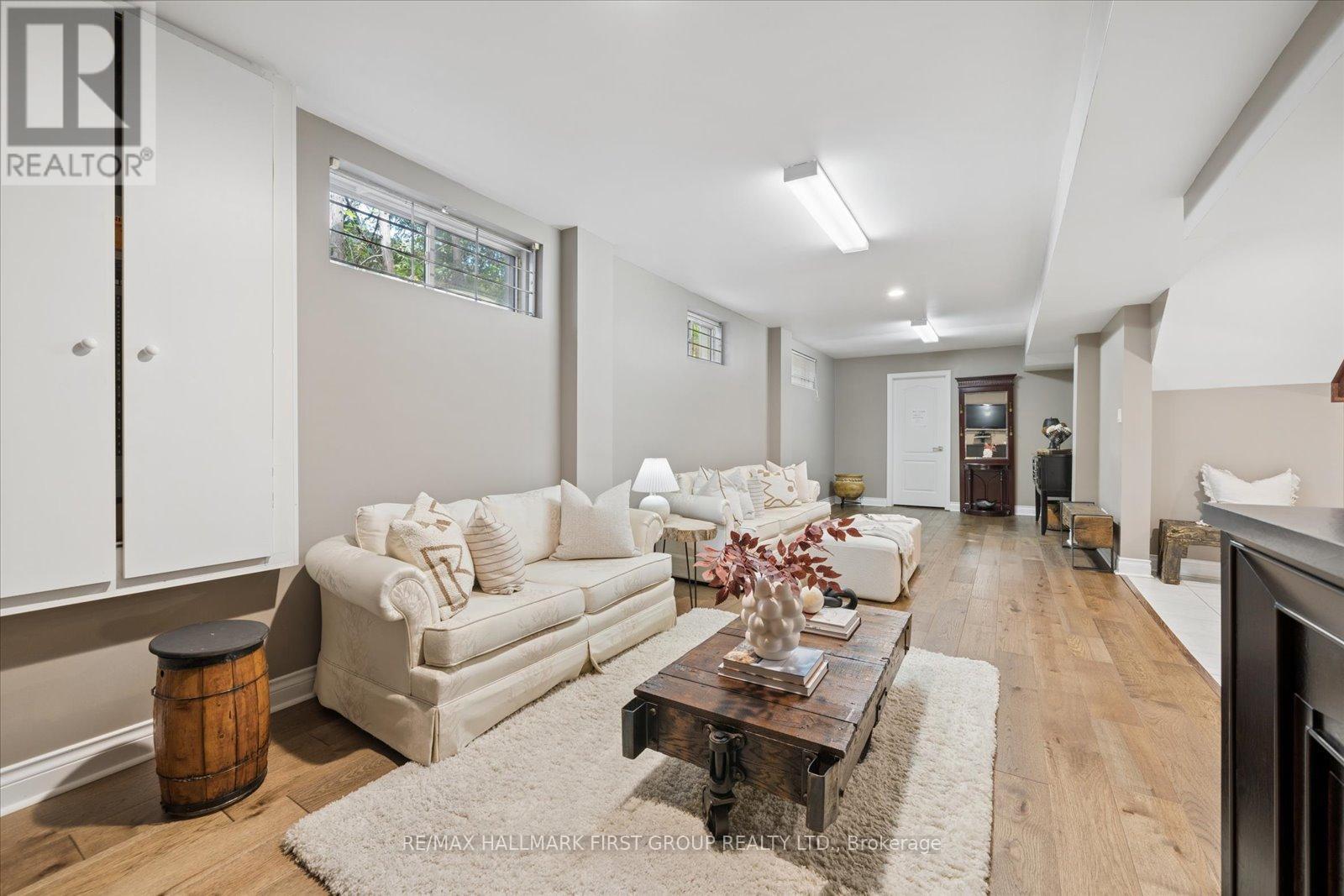 1779 WOODVIEW AVENUE - 22