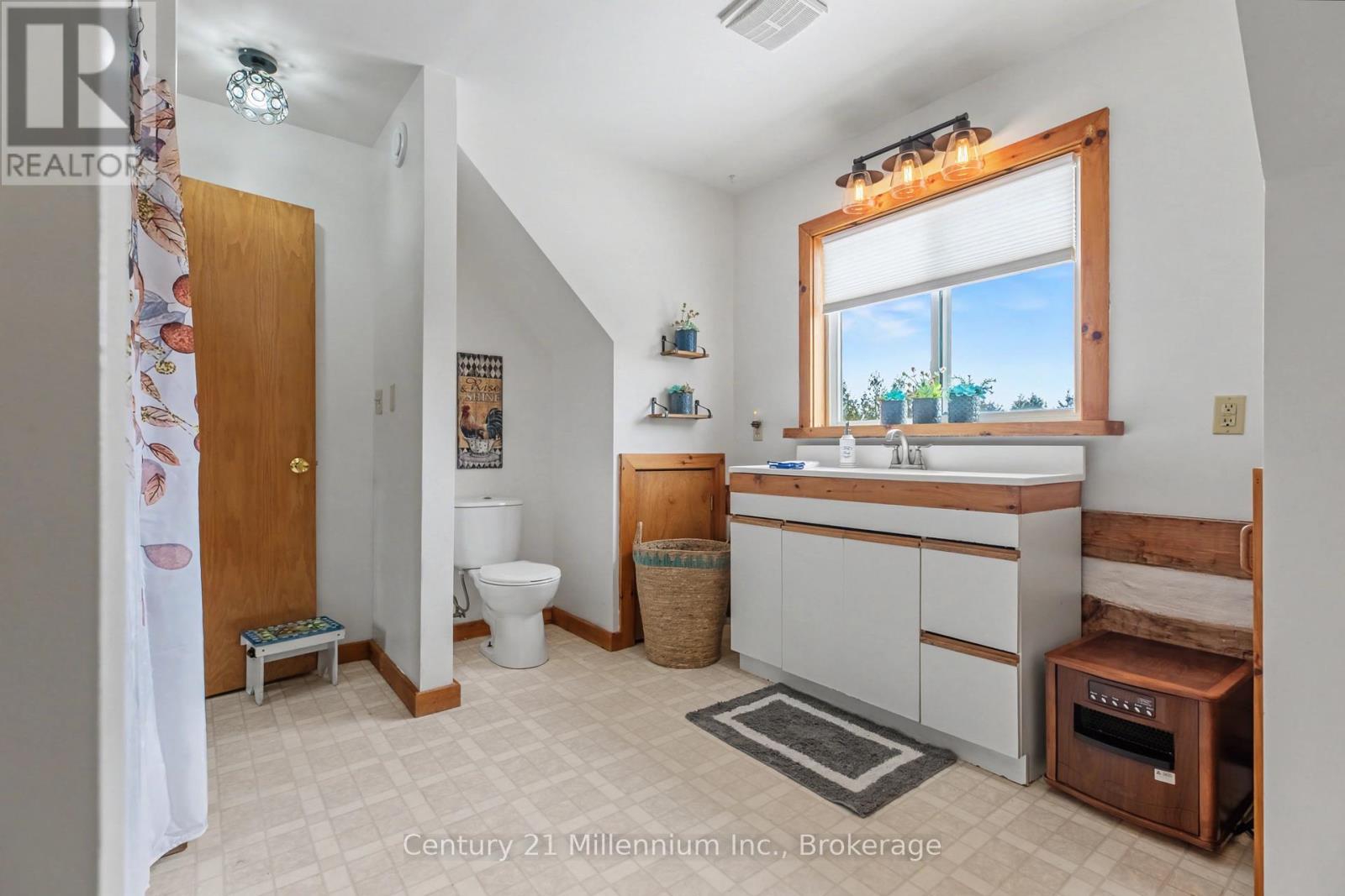 234491 CONCESSION 2 WGR - 28