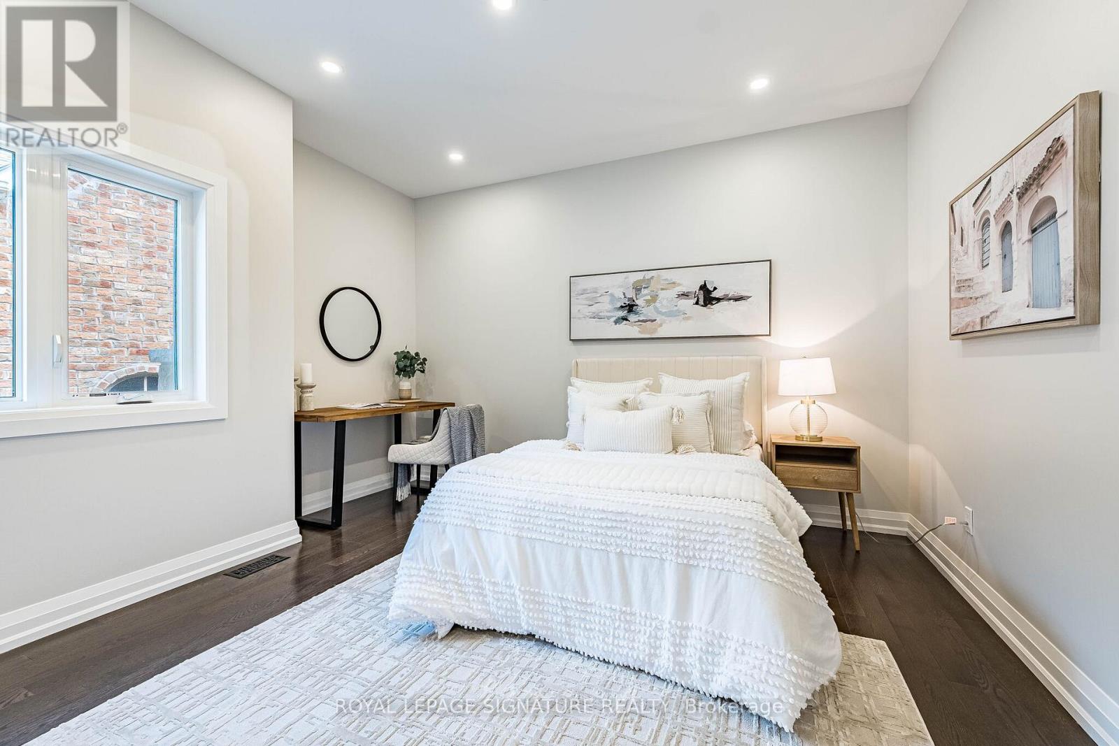 24 FOXTAIL COURT - 28