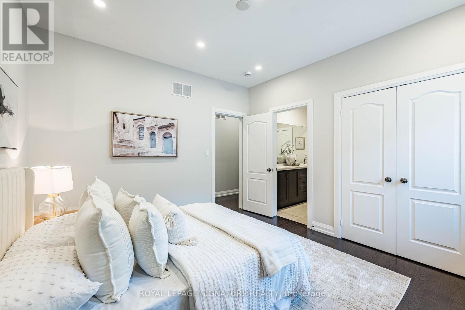 24 FOXTAIL COURT - 30