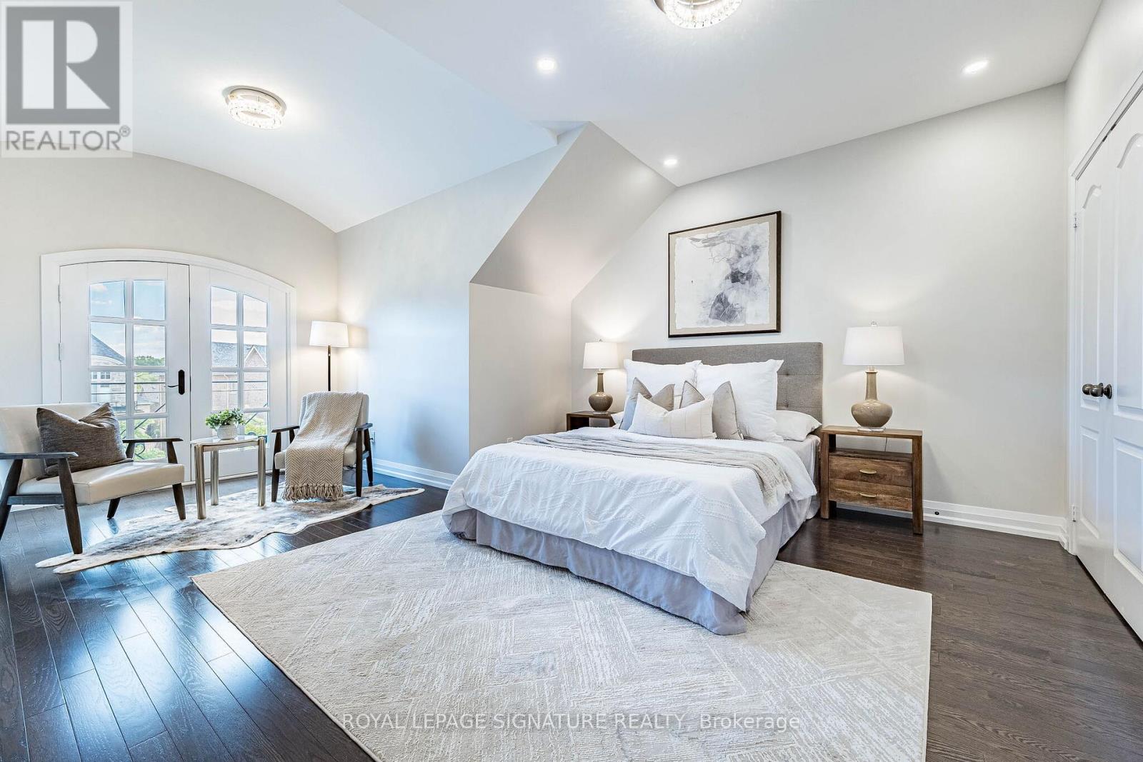 24 FOXTAIL COURT - 31